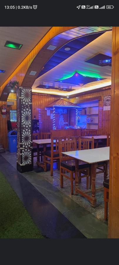 New Zum Zum Hotel & Restaurant Srinagar  Exterior photo